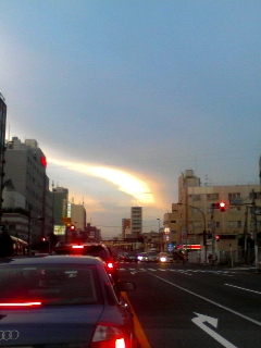 暗くなり始めた。